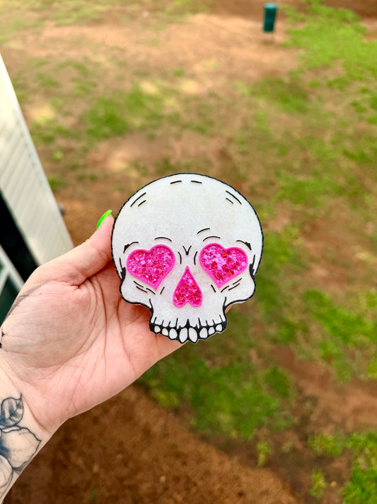Heart Eyes Skull